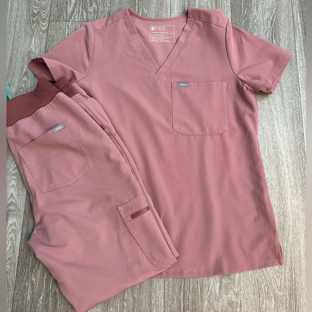 Figs scrubs